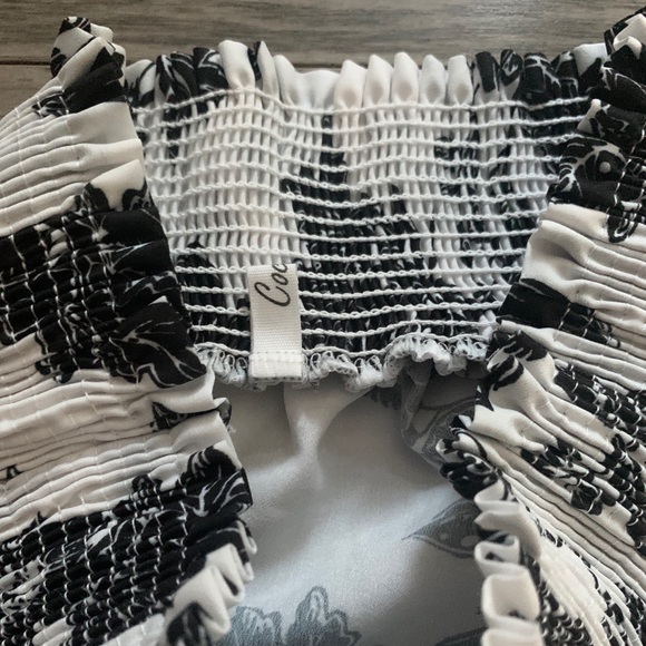 Floral top (off shoulder)🌺 by Coco✨ - Picture 4 of 6